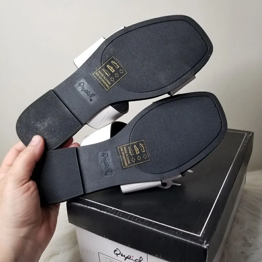 Quipid sandals black and white size 7